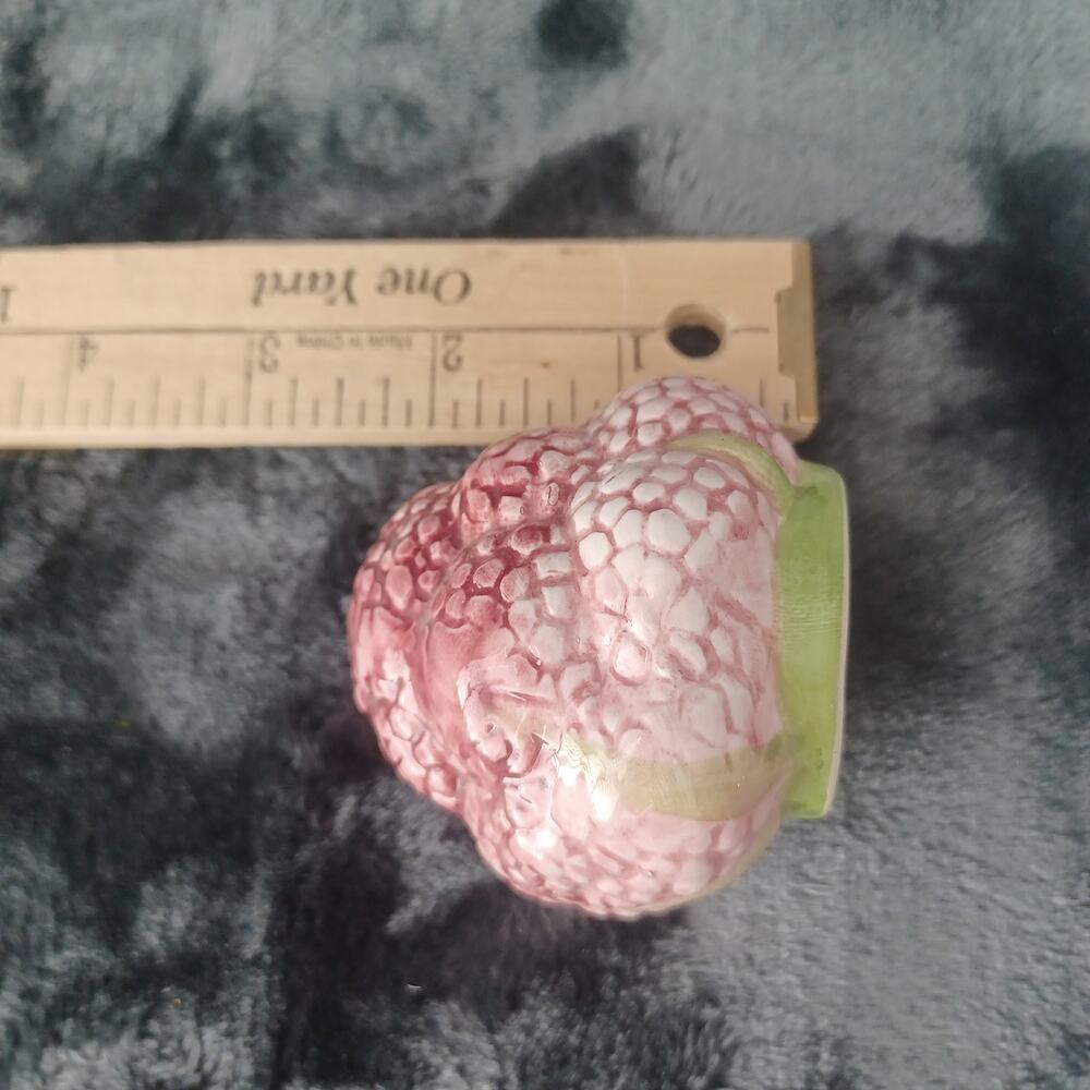 Key Point Raspberry Cluster Salt Shaker- Vintage - Picture 6 of 7
